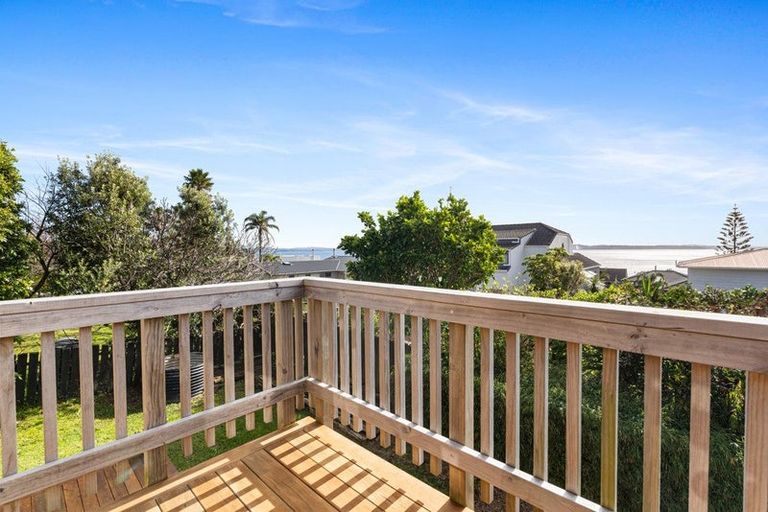 Photo of property in 1358a Whangaparaoa Road, Army Bay, Whangaparaoa, 0930