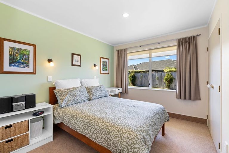Photo of property in 18 Gandalf Crescent, Paraparaumu, 5032