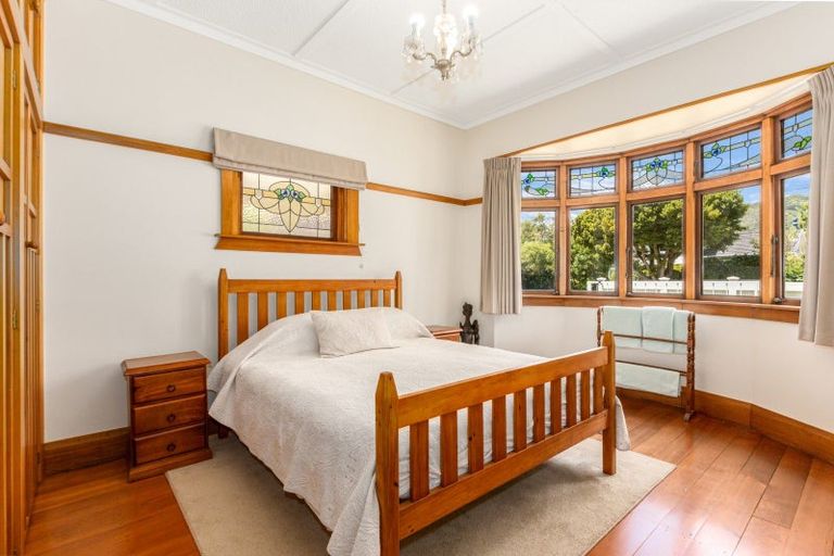 Photo of property in 77 Totara Crescent, Woburn, Lower Hutt, 5011