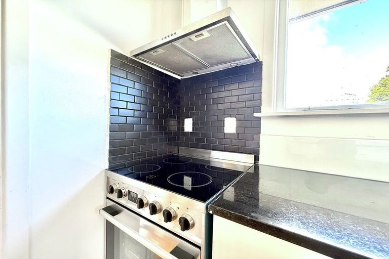 Photo of property in 38 Lyttelton Avenue, Forrest Hill, Auckland, 0620