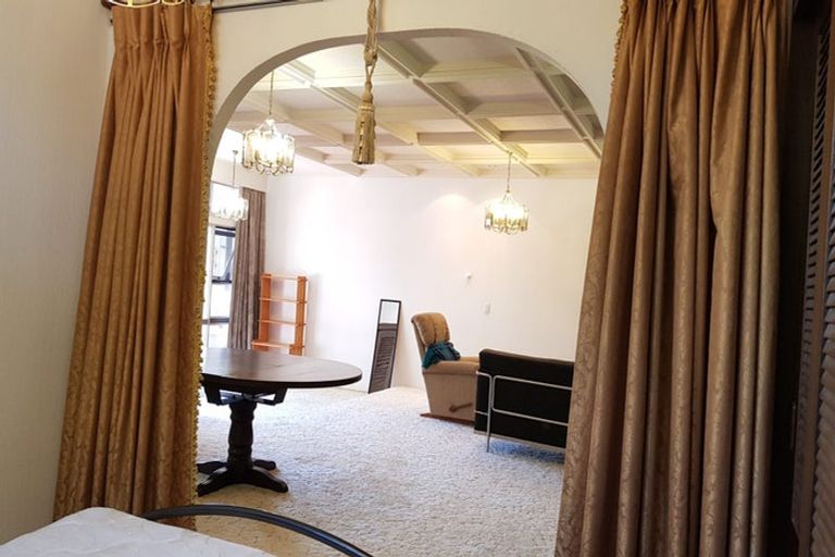 Photo of property in 387 Karori Road, Karori, Wellington, 6012