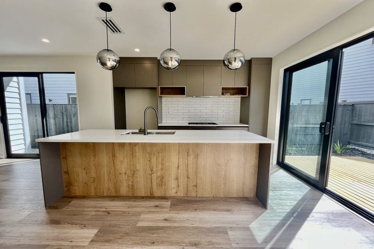 Photo of property in 6 Babos Avenue, Kumeu, 0810