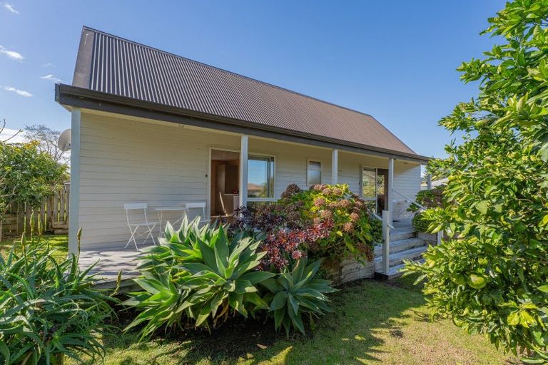 Photo of property in 51 Cholmondeley Crescent, Whitianga, 3510