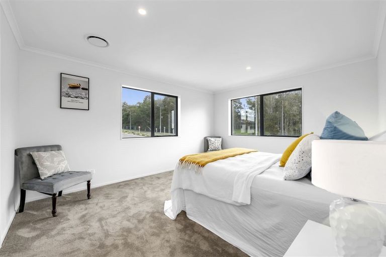 Photo of property in 215a Murphys Road, Flat Bush, Auckland, 2019