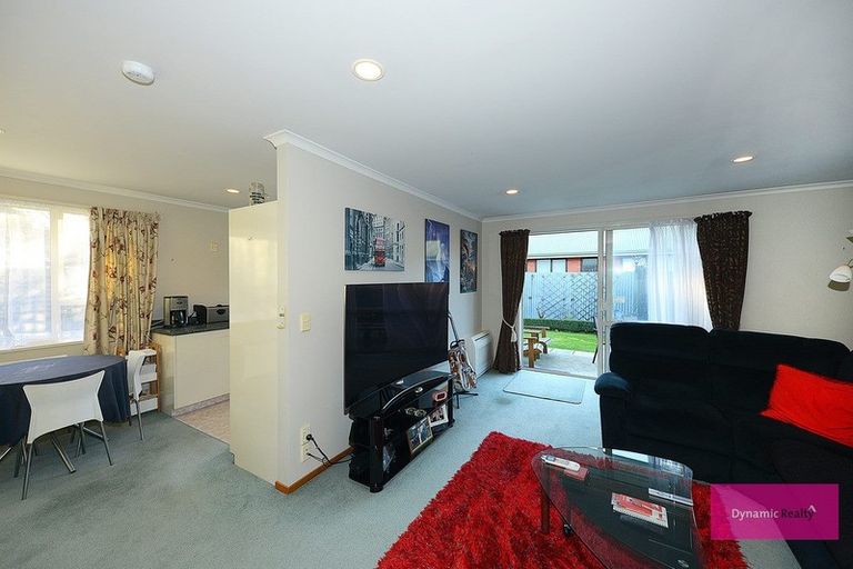 Photo of property in 8a Middlepark Road, Sockburn, Christchurch, 8042