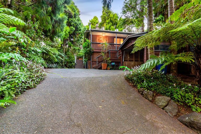 Photo of property in 84 Mountain Road, Henderson Valley, Auckland, 0612