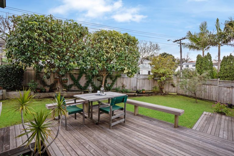 Photo of property in 1/28 Alexander Street, Cockle Bay, Auckland, 2014