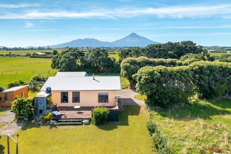 Photo of property in 246 Stent Road, Warea, New Plymouth, 4381