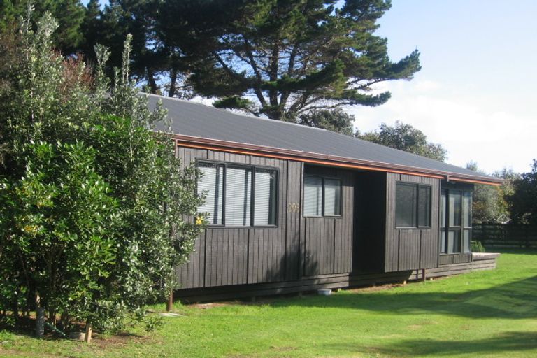 Photo of property in 206 Kenwood Drive, Matarangi, Whitianga, 3592