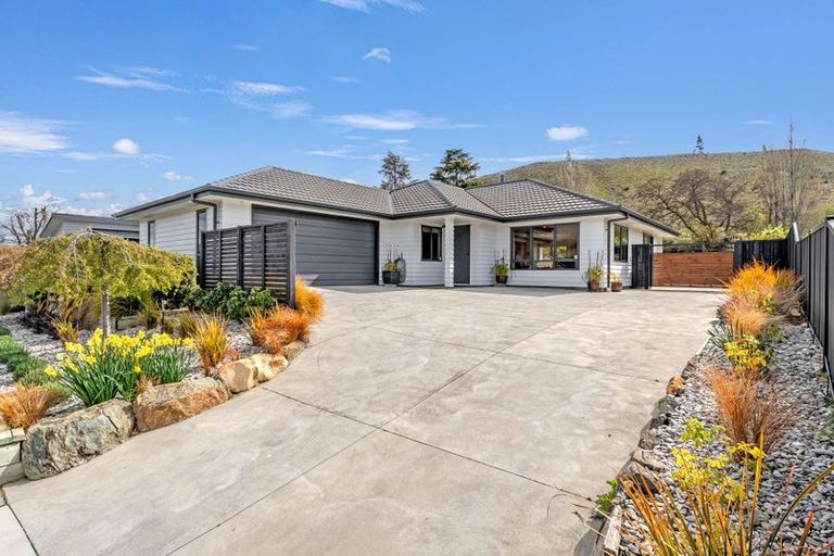 Photo of property in 12 Perriam Place, Mount Pisa, Cromwell, 9383