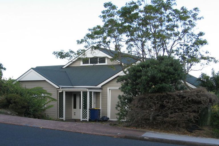 Photo of property in 150 Wiseley Road, West Harbour, Auckland, 0618