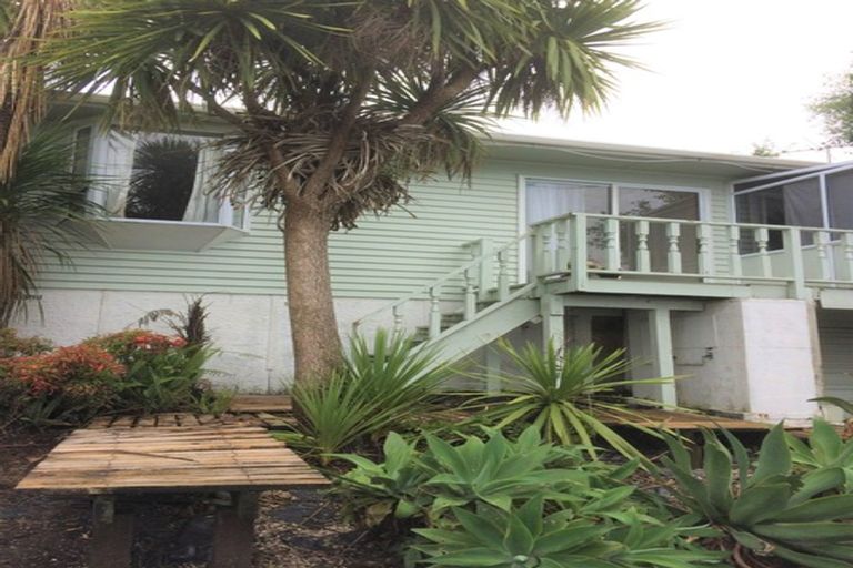 Photo of property in 1/38 Woodside Avenue, Northcote, Auckland, 0627