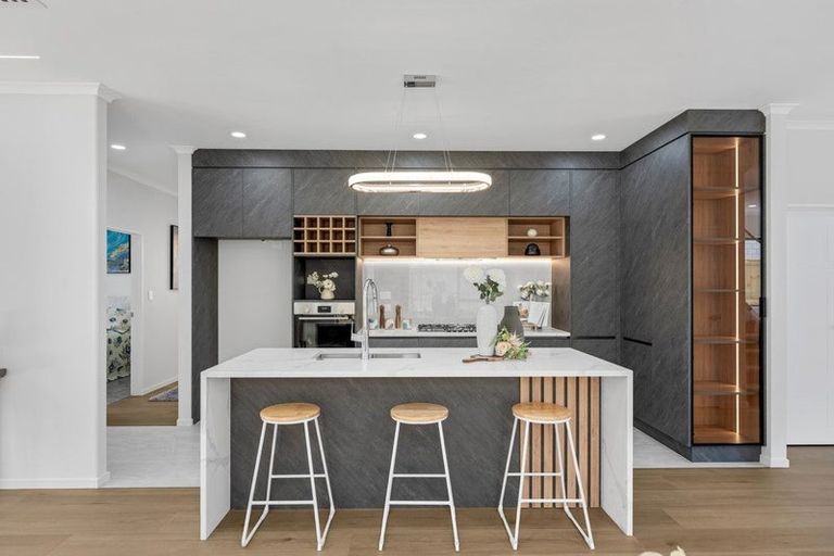 Photo of property in 124 Mcquoids Road, Flat Bush, Auckland, 2019