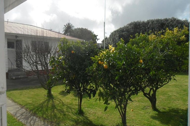 Photo of property in 67 Bluegum Road, Paraparaumu Beach, Paraparaumu, 5032