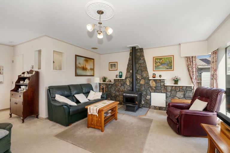 Photo of property in 102a Queen Street West, Levin, 5510