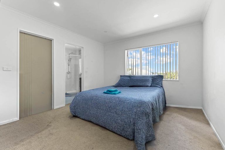 Photo of property in 24 Dolbel Place, Mangere East, Auckland, 2024
