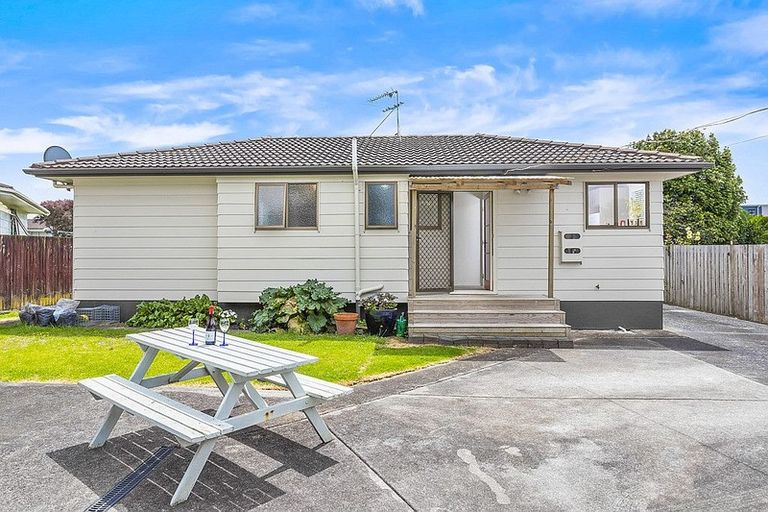 Photo of property in 8 Funnell Place, Manurewa, Auckland, 2102