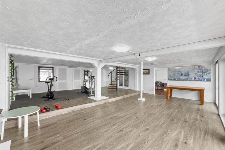 Photo of property in 73c East Coast Road, Castor Bay, Auckland, 0620