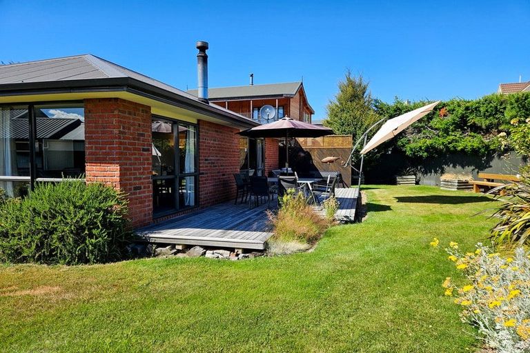 Photo of property in 1 Dwyer Place, Lake Tekapo, 7999