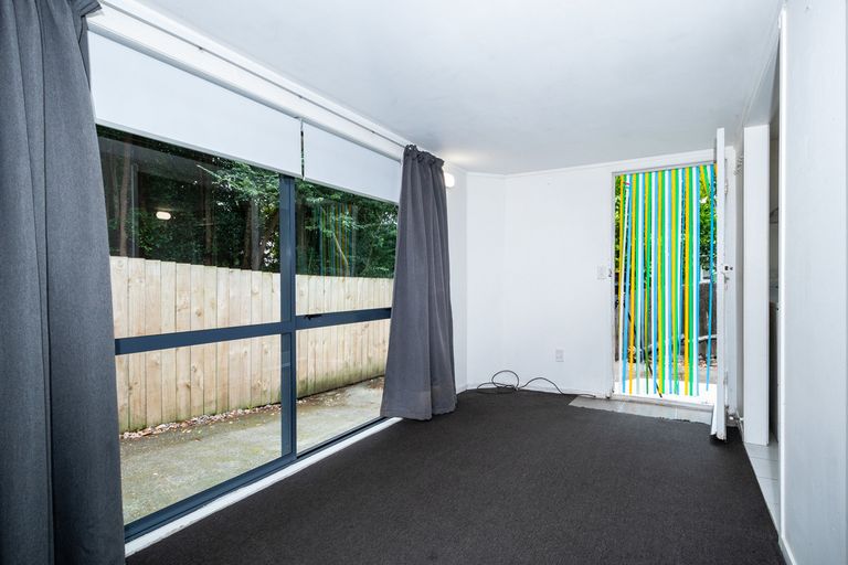 Photo of property in 2/15 Mcleod Road, Henderson, Auckland, 0612