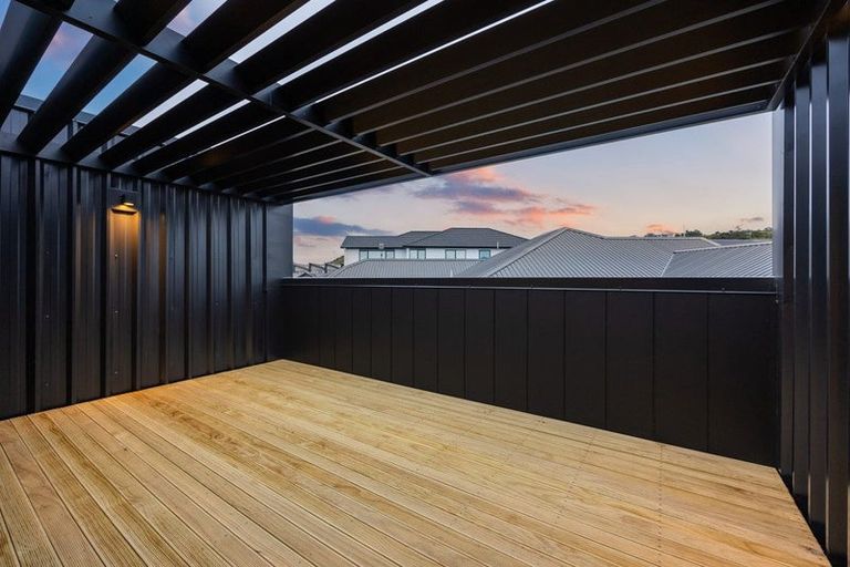 Photo of property in 120 Te Oneroa Way, Long Bay, Auckland, 0630