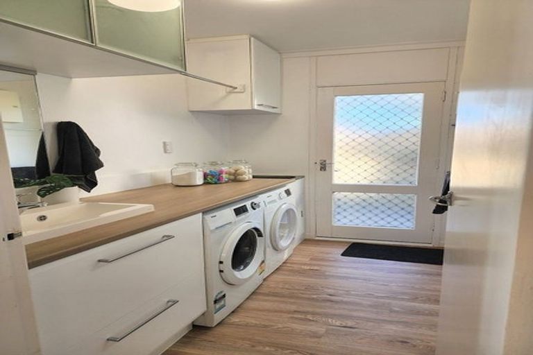 Photo of property in 98a Karewa Parade, Papamoa Beach, Papamoa, 3118