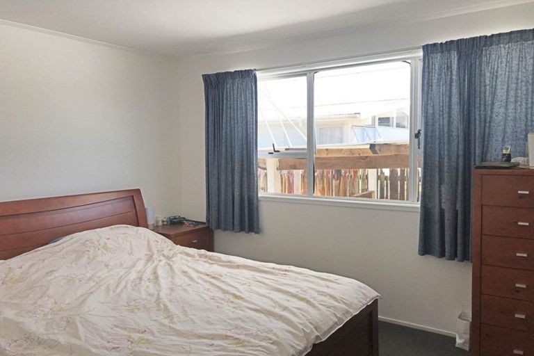 Photo of property in 6 Tangelo Place, Bucklands Beach, Auckland, 2012