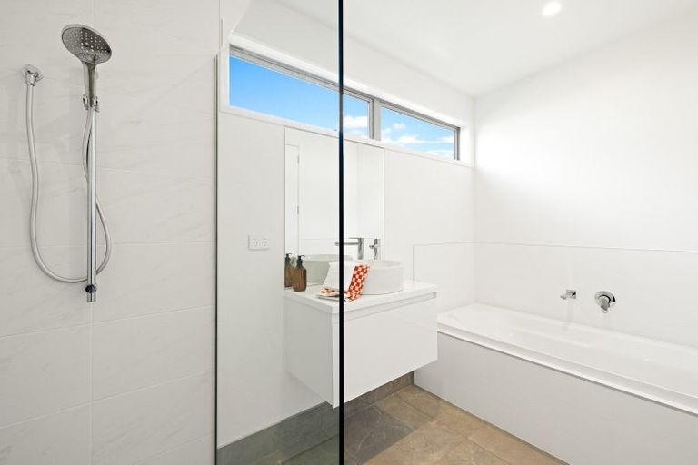 Photo of property in 6 Wendy Hood Way, Snells Beach, 0920