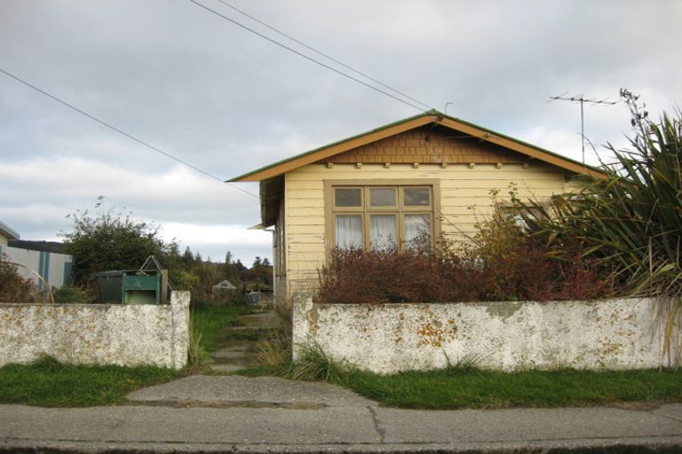 Photo of property in 20 Saint Catherine Street, Kaitangata, 9210
