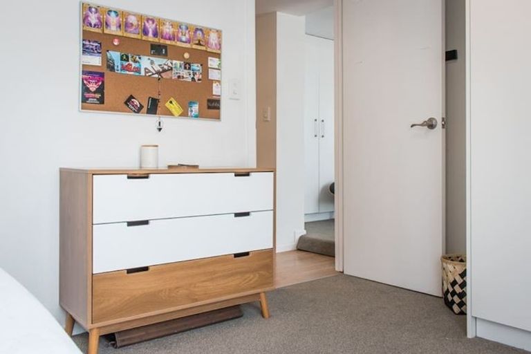 Photo of property in 2/61 Forrest Hill Road, Milford, Auckland, 0620