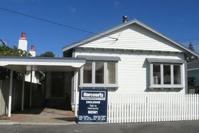 Photo of property in 9 Toru Street, Lyall Bay, Wellington, 6022