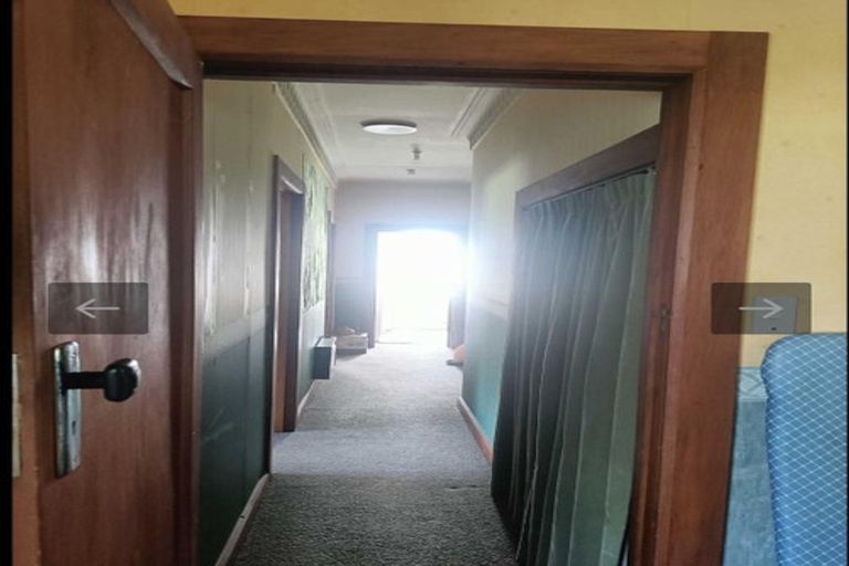 Photo of property in 28 Rangitane Street, Palmerston North, 4414