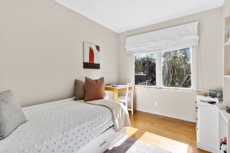 Photo of property in 26 Saffron Street, Birkdale, Auckland, 0626