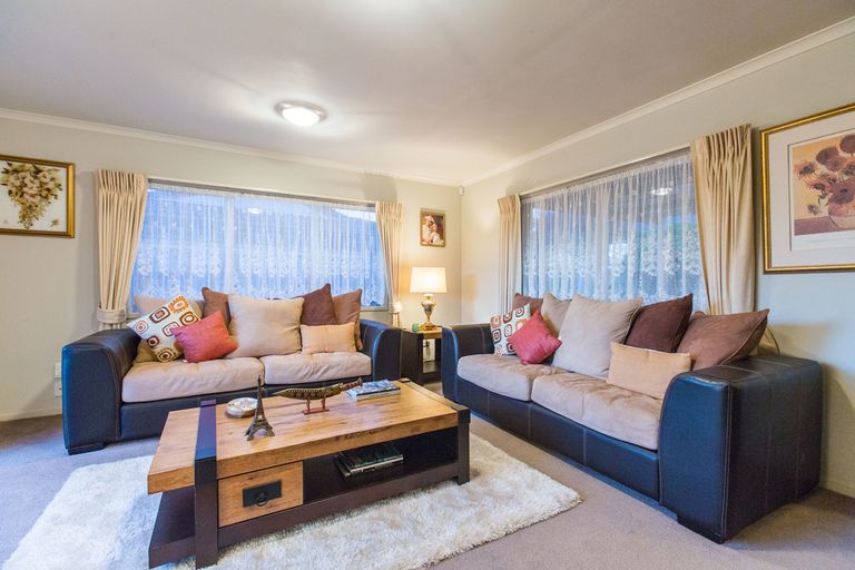 Photo of property in 12 Fitchburg Place, Mangere, Auckland, 2022