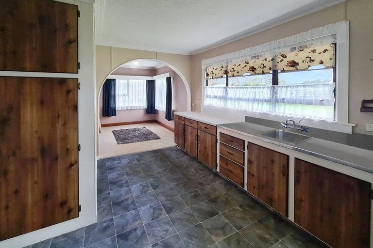 Photo of property in 12 Grey Street, Waitara, 4320