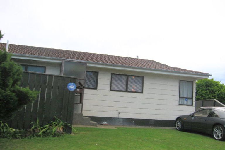 Photo of property in 26 Tobago Crescent, Grenada North, Wellington, 5028