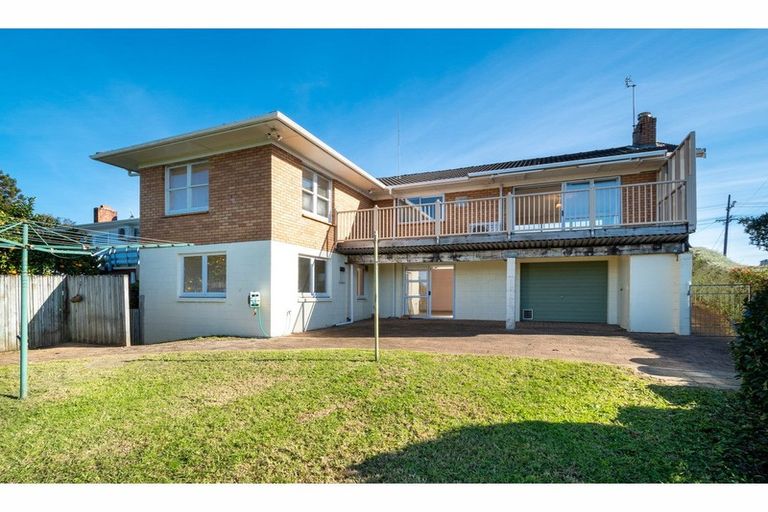 Photo of property in 417 Don Buck Road, Massey, Auckland, 0614