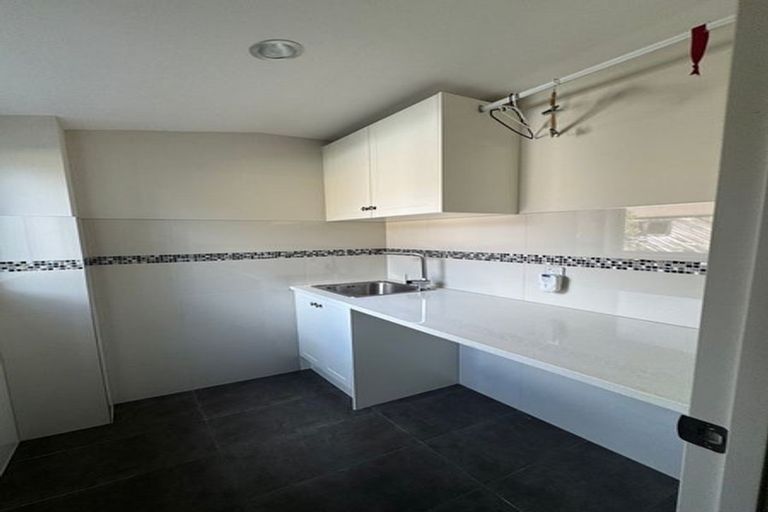 Photo of property in 37 Charles Dickens Drive, Mellons Bay, Auckland, 2014