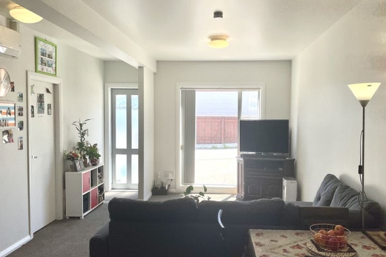 Photo of property in 1 Cherry Grove, Strathmore Park, Wellington, 6022