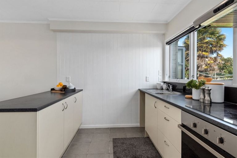 Photo of property in 2/67 Vauxhall Road, Devonport, Auckland, 0624