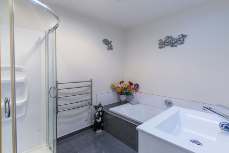 Photo of property in 32 Date Crescent, Aidanfield, Christchurch, 8025