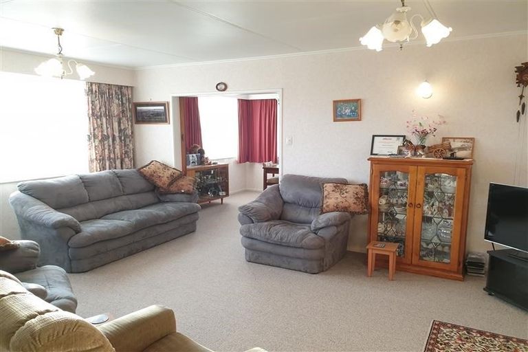 Photo of property in 27 Kennedy Avenue, Feilding, 4702