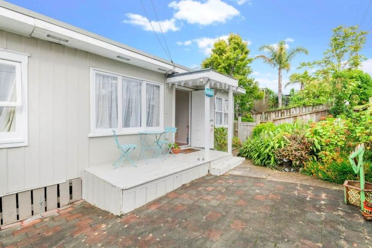 Photo of property in 25 Penton Road, Stanmore Bay, Whangaparaoa, 0932