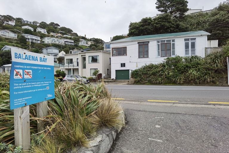 Photo of property in 82 Evans Bay Parade, Roseneath, Wellington, 6021