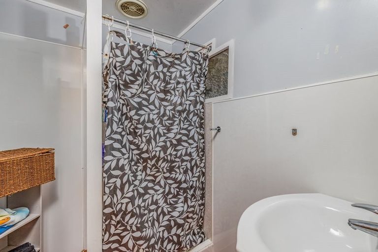 Photo of property in 111 Yorke Road, Haruru, 0204