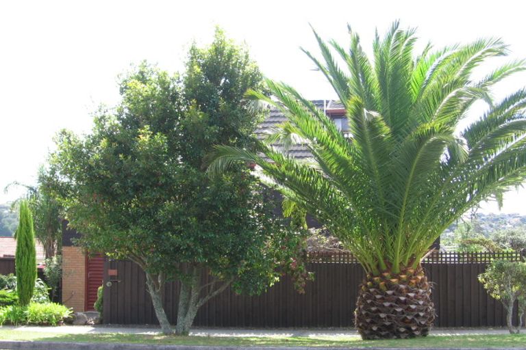 Photo of property in 2/28 Beechwood Road, Rothesay Bay, Auckland, 0630