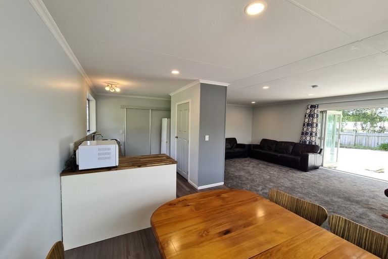 Photo of property in 2 Te Ngaere Place, Merrilands, New Plymouth, 4312