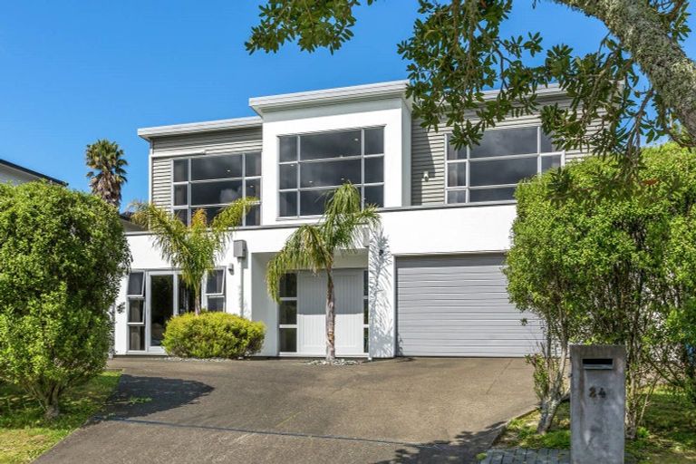 Photo of property in 24 Kittiwake Drive, Schnapper Rock, Auckland, 0632