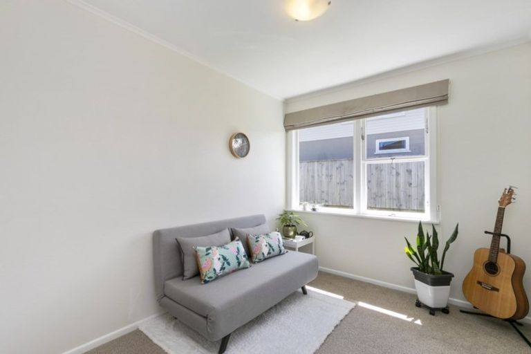 Photo of property in 25 Laurel Grove, Maungaraki, Lower Hutt, 5010