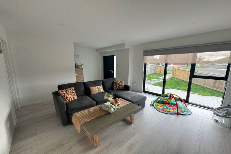 Photo of property in 7b Poruru Close, Papakura, 2110